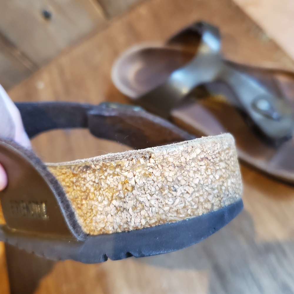 Birkenstock Gizeh Sandals - Picture 11 of 16